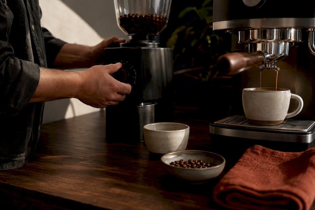 25–30 Second Shots: Dial Medium vs Espresso Roasts for Home Baristas - The J Coffee Collection